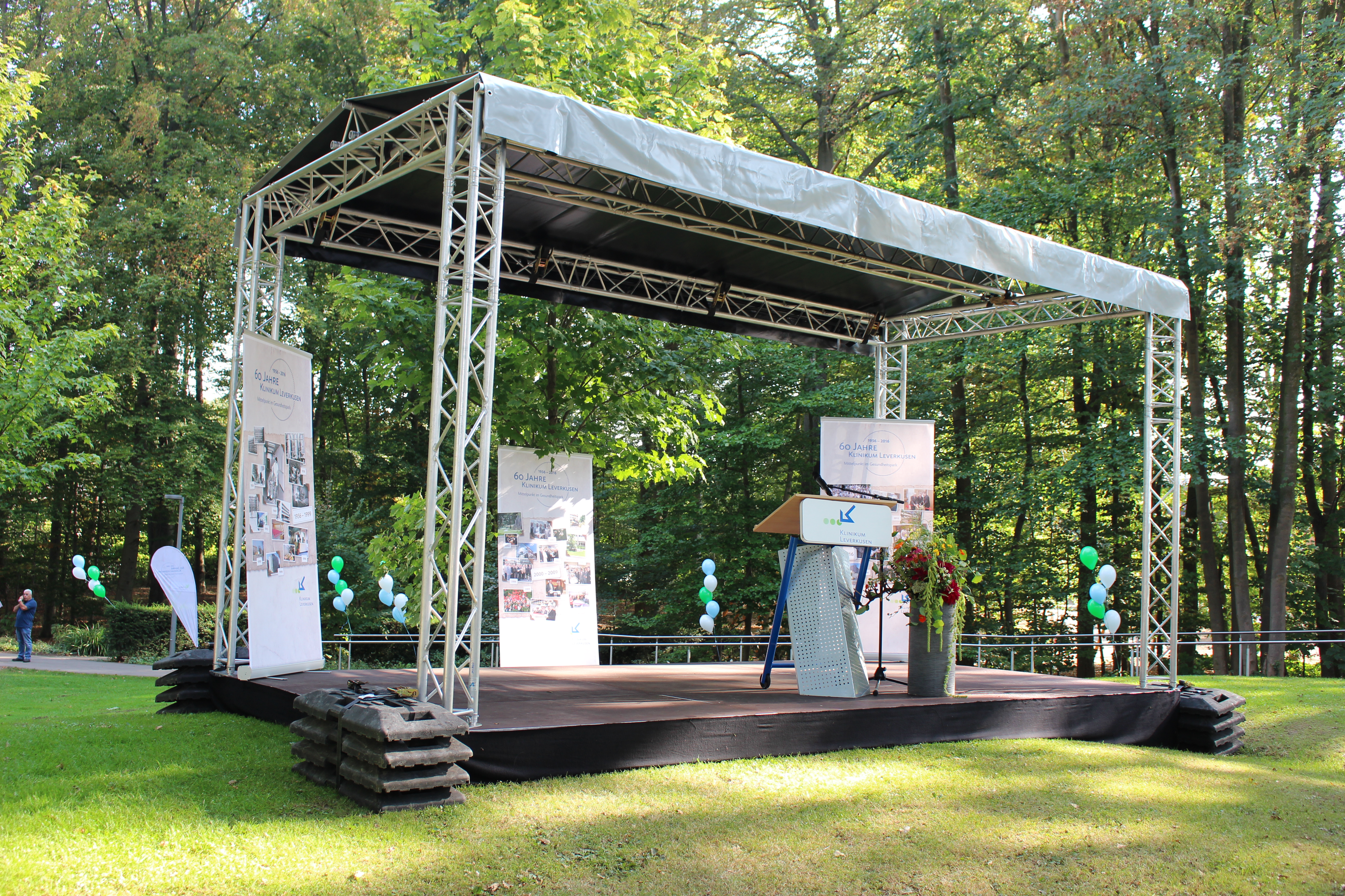 kleine Outdoor-Bühne